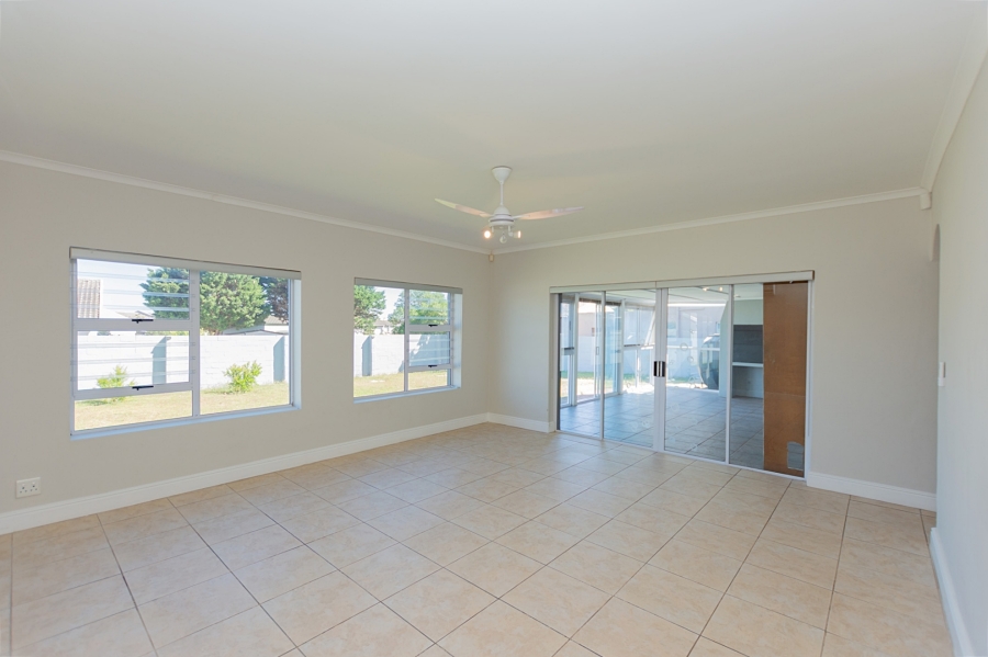 3 Bedroom Property for Sale in Country Club Western Cape